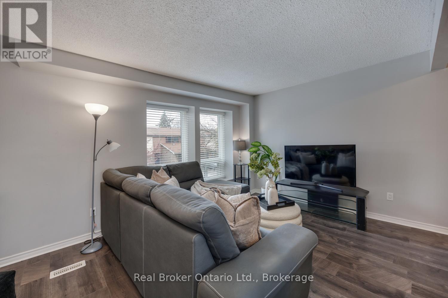 30 - 220 Ormond Drive, Oshawa (Samac), ON