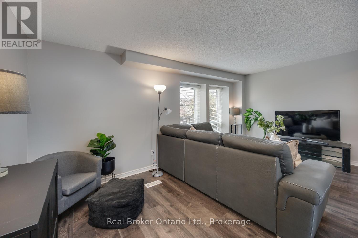 30 - 220 Ormond Drive, Oshawa (Samac), ON