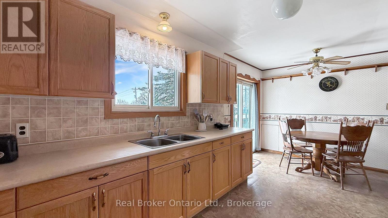 815 Albert Street E, West Grey, ON