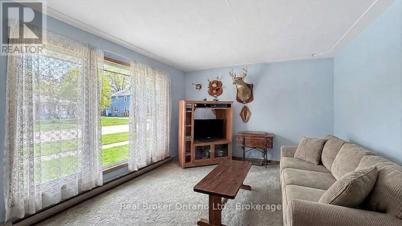 815 Albert Street E, West Grey, ON