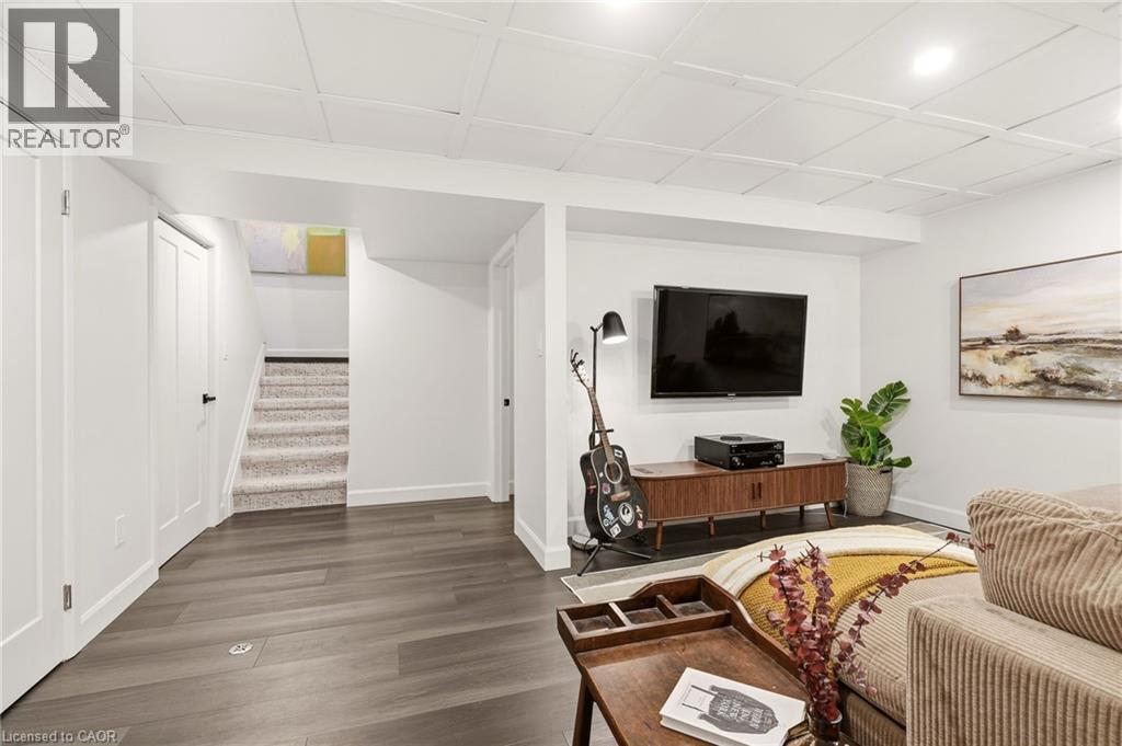 1191 Limeridge Road E, Hamilton, ON - Indoor Photo Showing Living Room