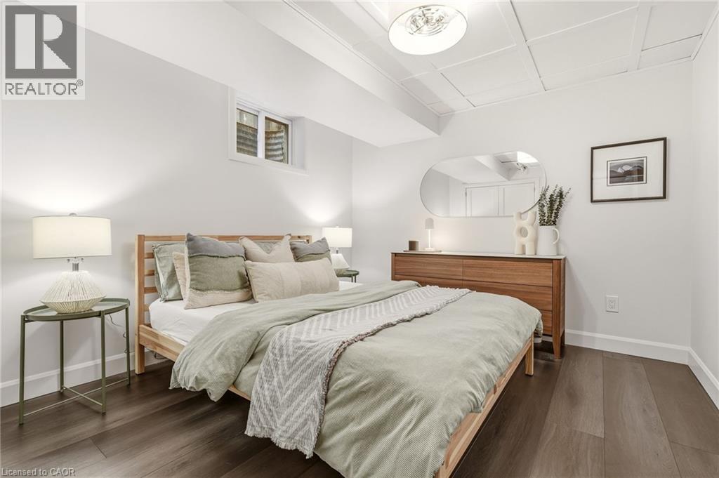 1191 Limeridge Road E, Hamilton, ON - Indoor Photo Showing Bedroom