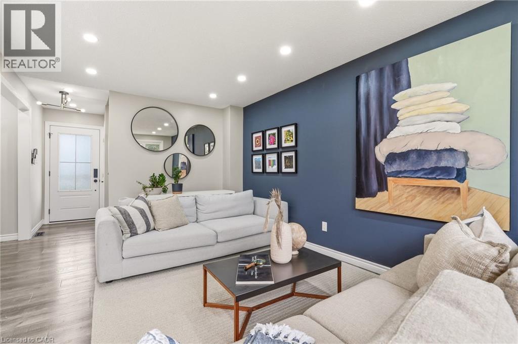 1191 Limeridge Road E, Hamilton, ON - Indoor Photo Showing Living Room
