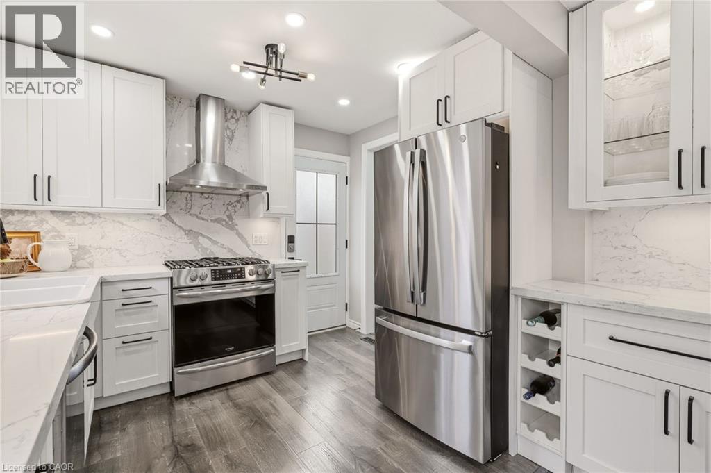 1191 Limeridge Road E, Hamilton, ON - Indoor Photo Showing Kitchen With Upgraded Kitchen