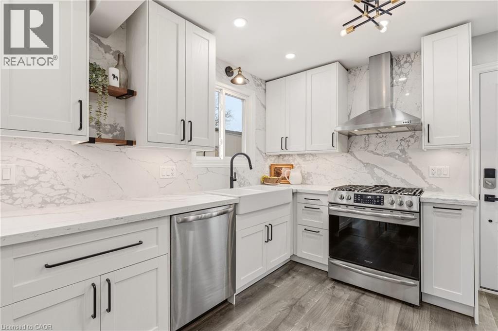 1191 Limeridge Road E, Hamilton, ON - Indoor Photo Showing Kitchen With Upgraded Kitchen