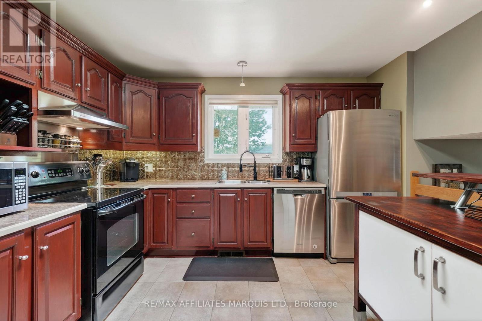 1329 Patricia Place, Cornwall, ON - Indoor Photo Showing Kitchen