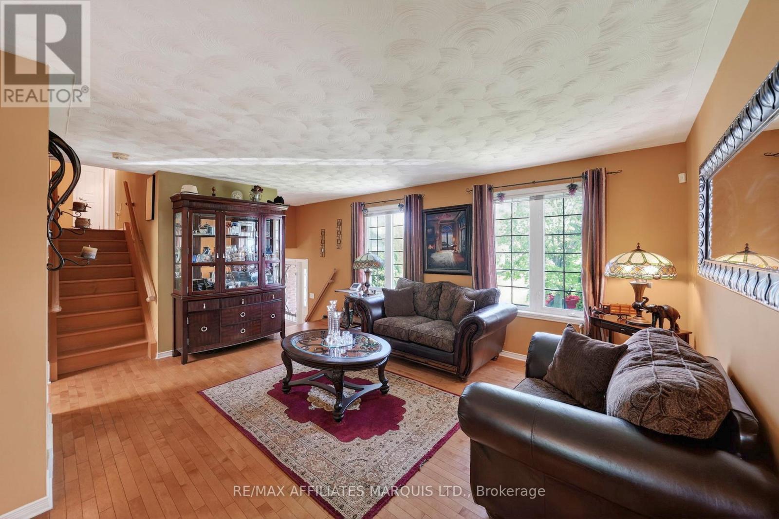 1329 Patricia Place, Cornwall, ON - Indoor Photo Showing Living Room
