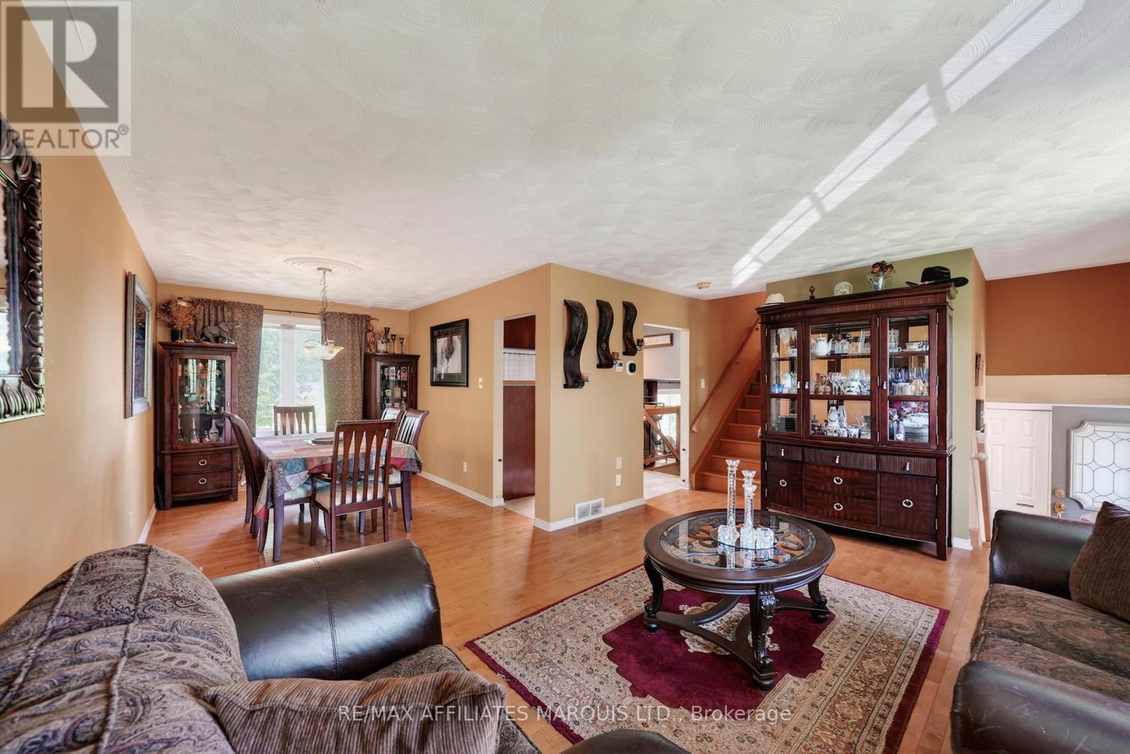 1329 Patricia Place, Cornwall, ON - Indoor Photo Showing Living Room