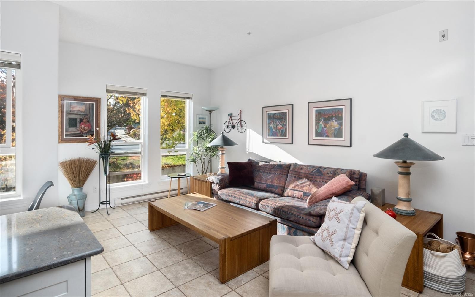 #201-3915 Carey Rd, Saanich, BC