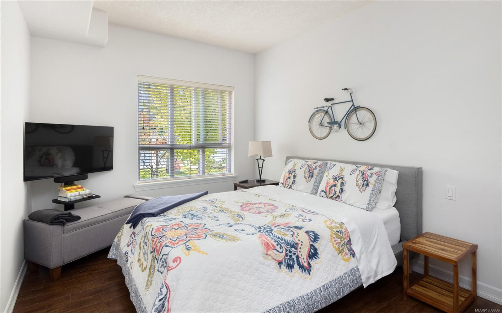 #201-3915 Carey Rd, Saanich, BC