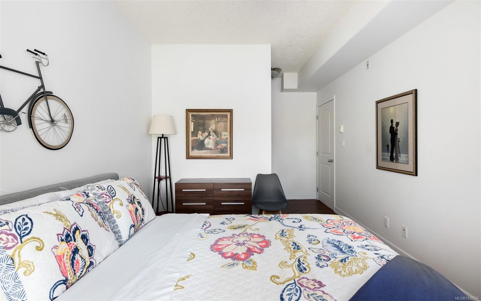 #201-3915 Carey Rd, Saanich, BC