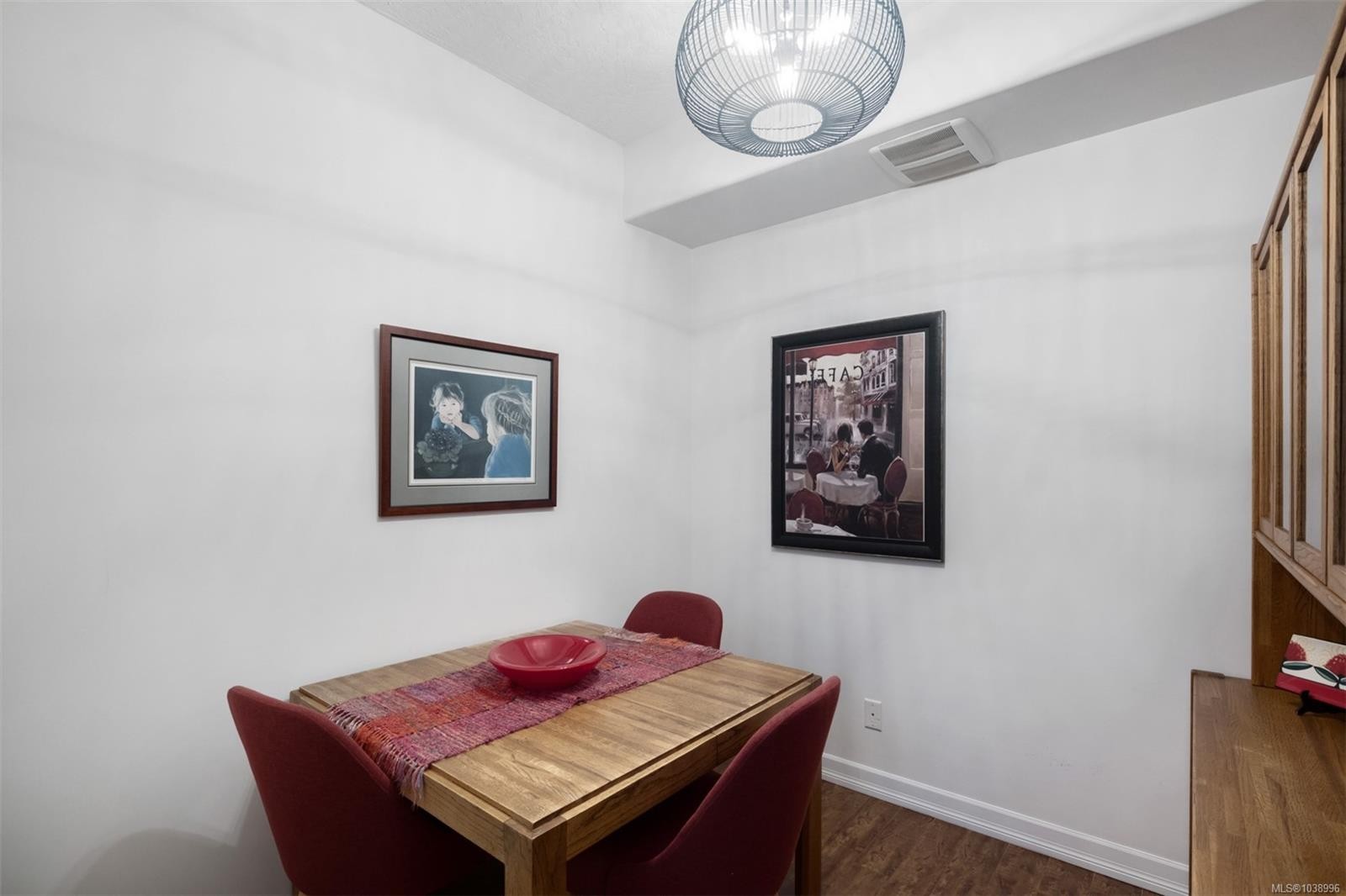 #201-3915 Carey Rd, Saanich, BC