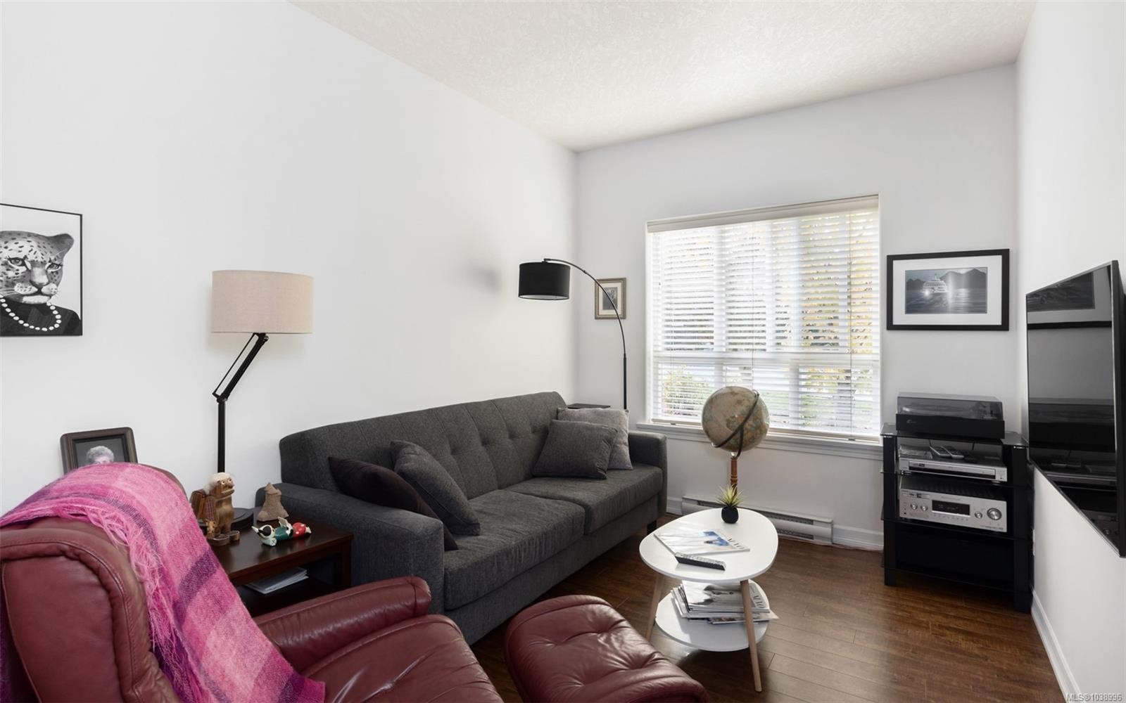 #201-3915 Carey Rd, Saanich, BC