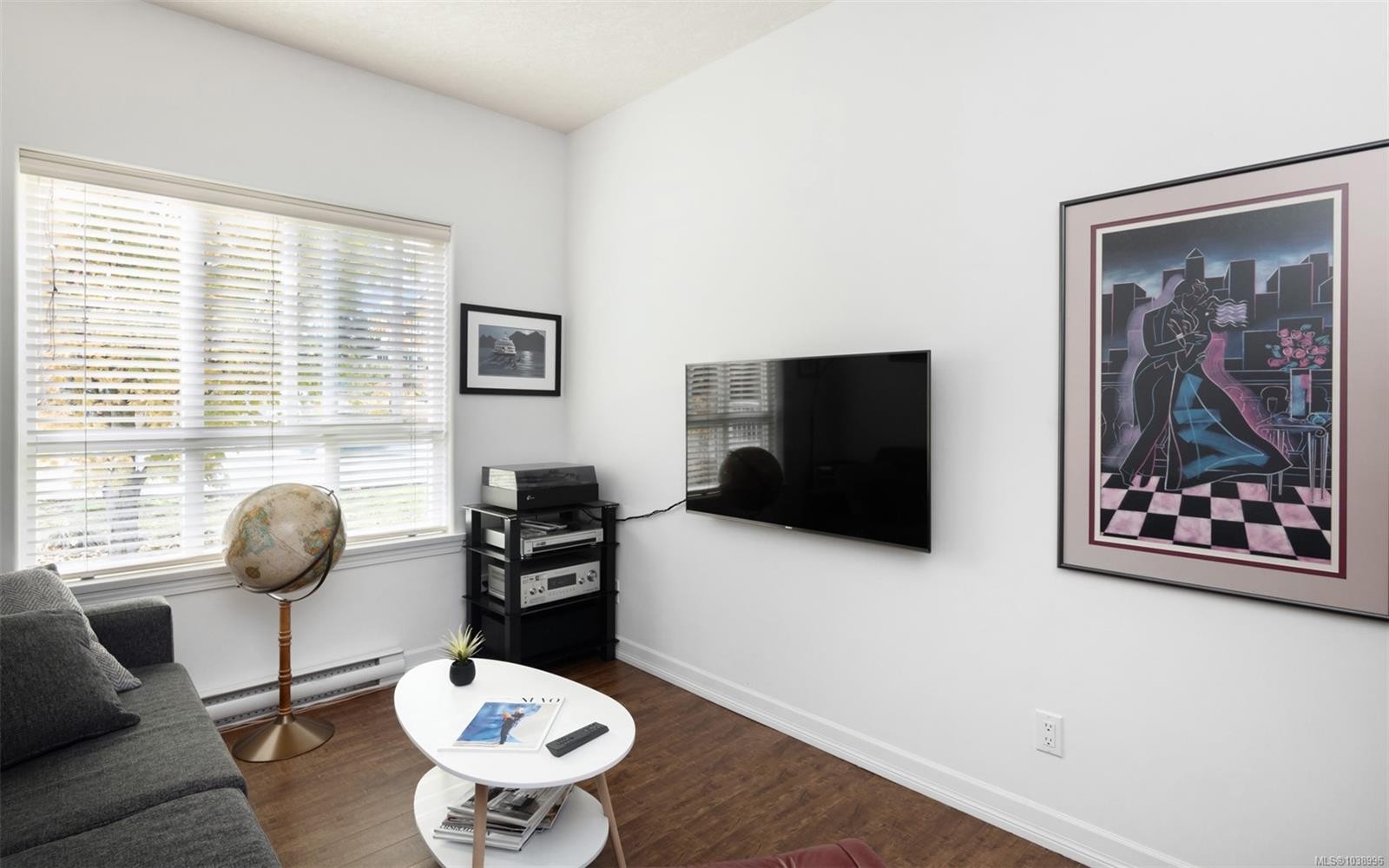 #201-3915 Carey Rd, Saanich, BC