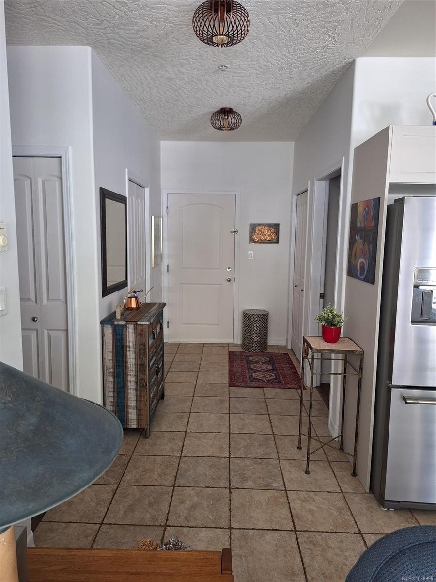 #201-3915 Carey Rd, Saanich, BC