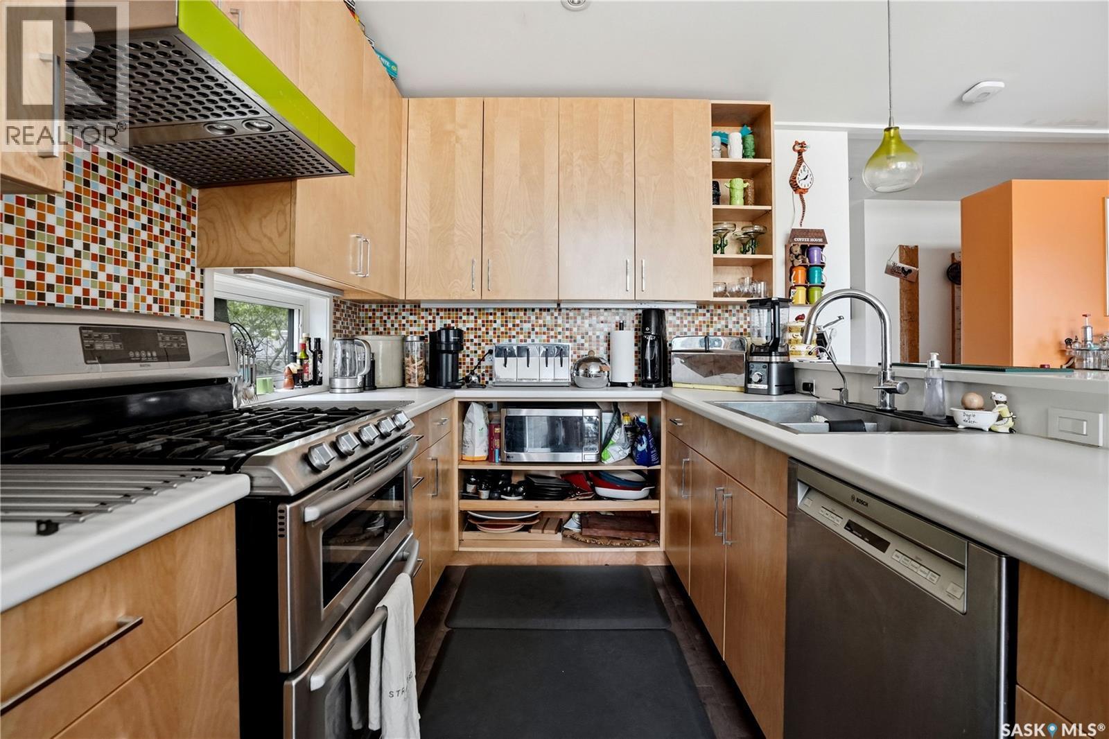 63 Margaret Street, Katepwa Beach, SK - Indoor Photo Showing Kitchen With Double Sink