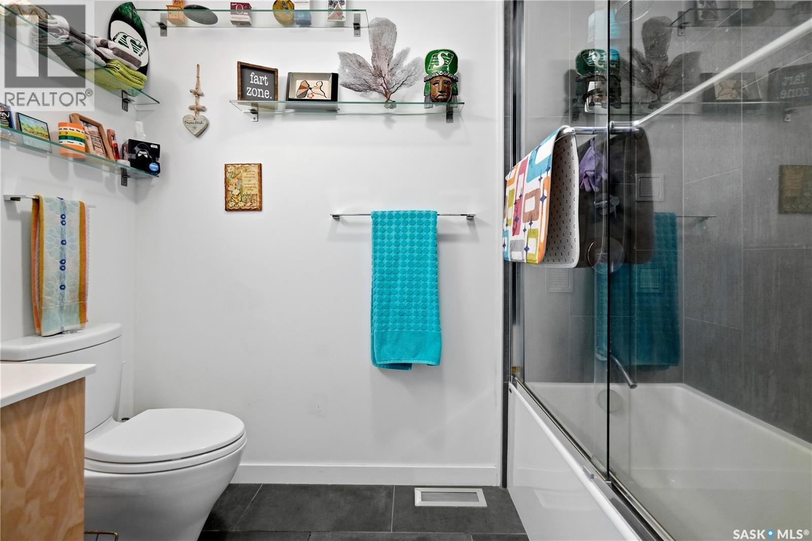63 Margaret Street, Katepwa Beach, SK - Indoor Photo Showing Bathroom