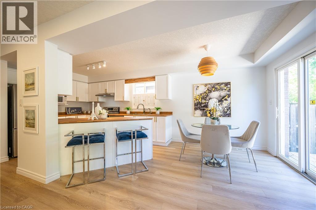 610 South Haven Drive, Waterloo, ON - Indoor Photo Showing Dining Room