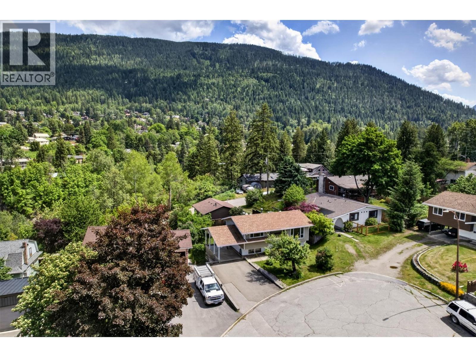 1708 Slocan Crescent, Nelson, BC