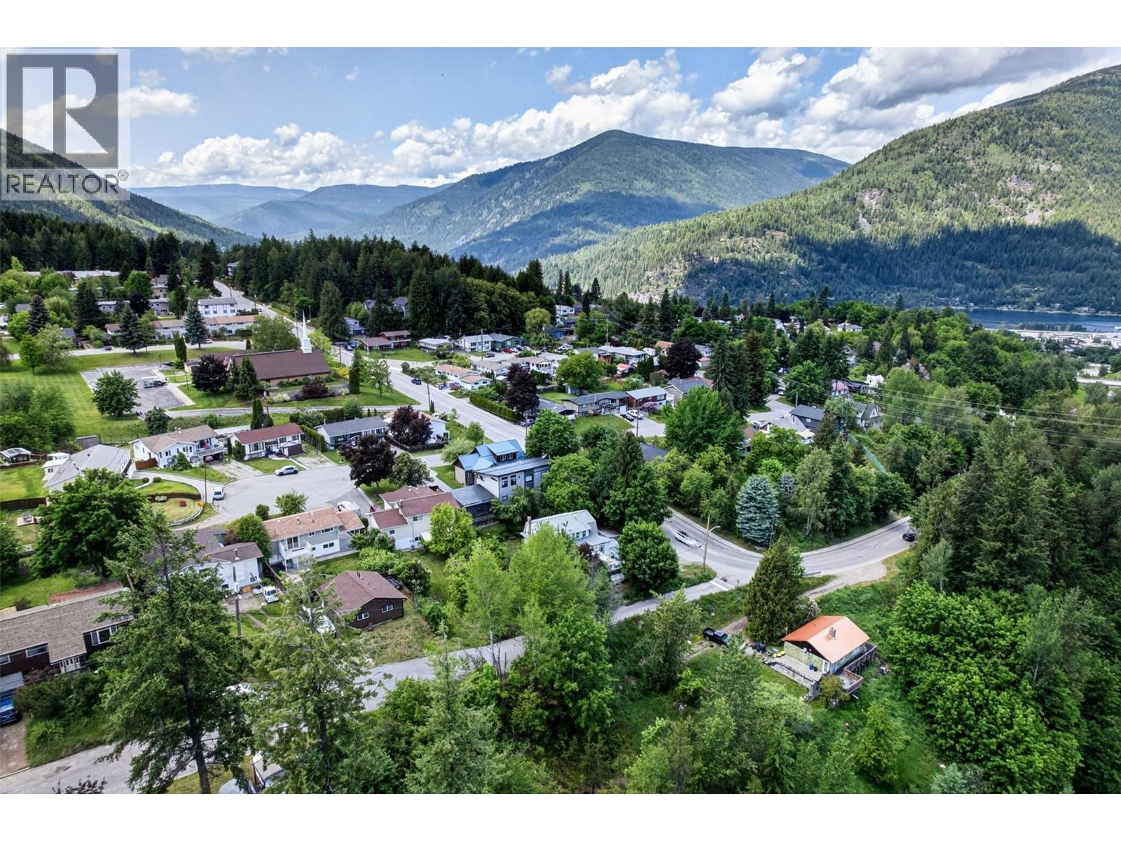 1708 Slocan Crescent, Nelson, BC