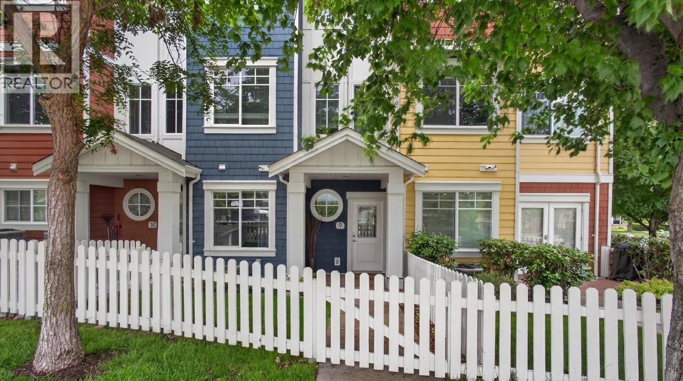 433 Mccarren Avenue Unit# 9, Kelowna, BC - Outdoor With Facade