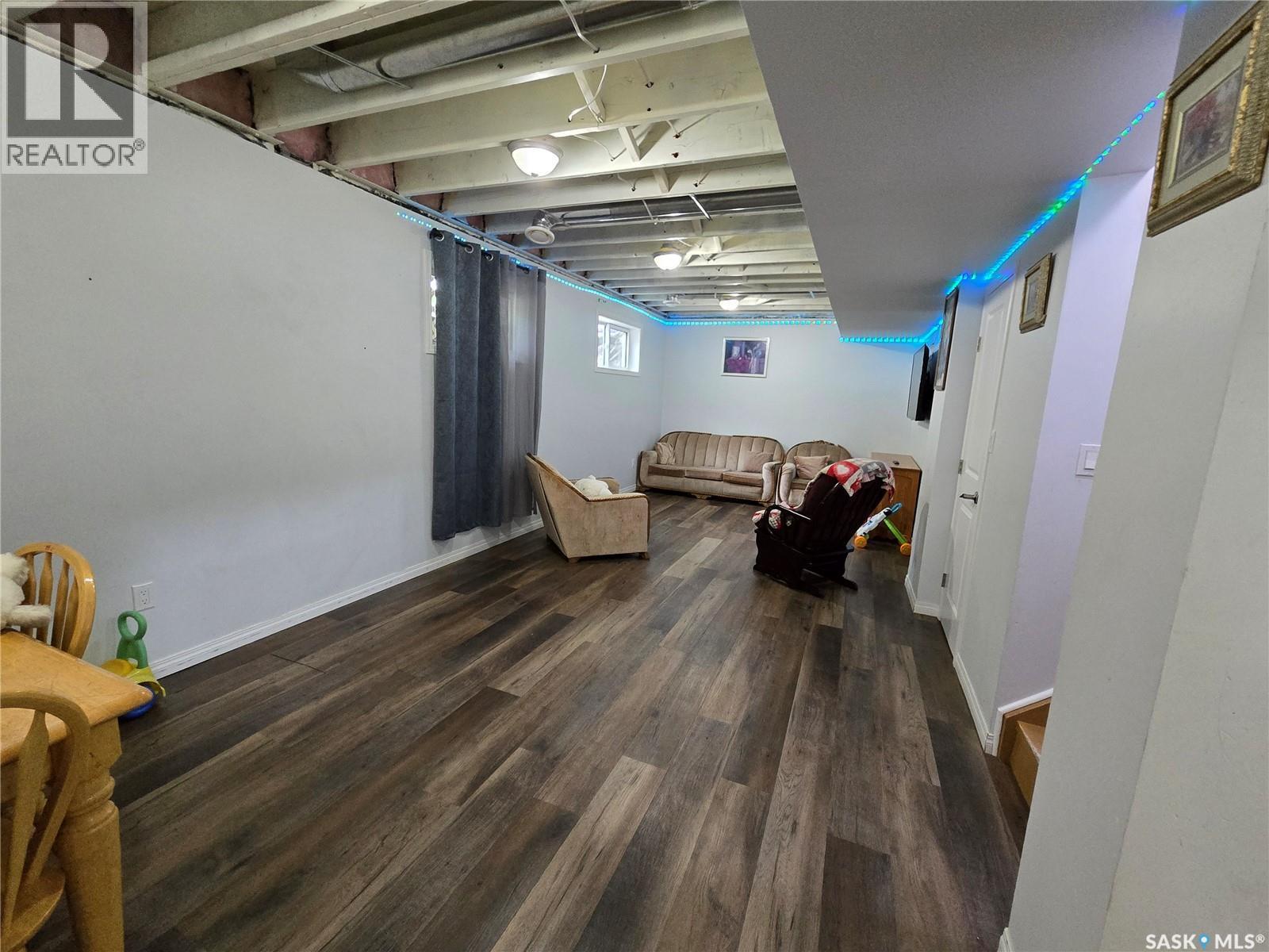 152 5Th Avenue Se, Swift Current, SK - Indoor Photo Showing Basement
