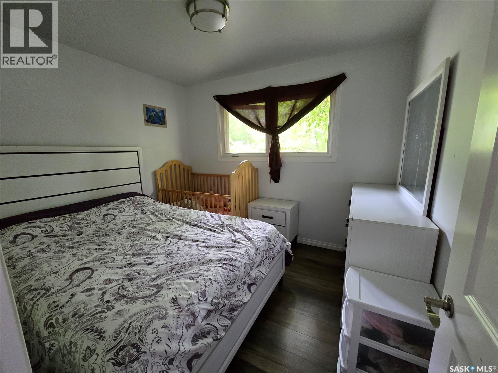 152 5Th Avenue Se, Swift Current, SK - Indoor Photo Showing Bedroom