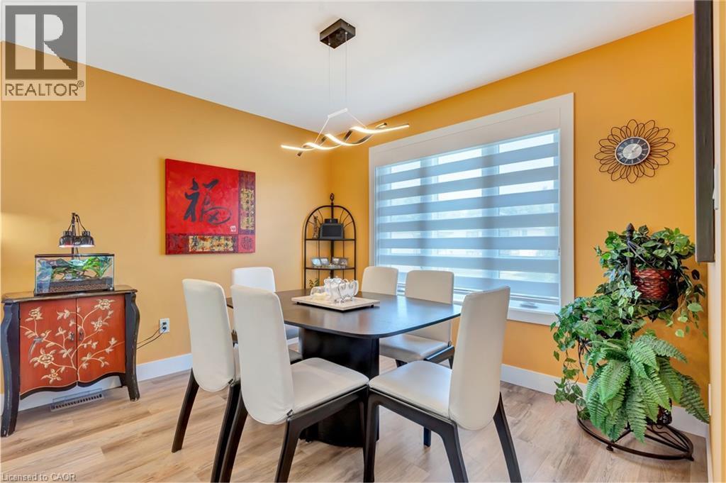 5 John Pound Road Unit# 22, Tillsonburg, ON - Indoor Photo Showing Dining Room