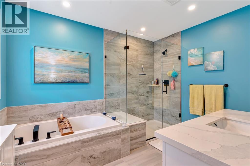 5 John Pound Road Unit# 22, Tillsonburg, ON - Indoor Photo Showing Bathroom
