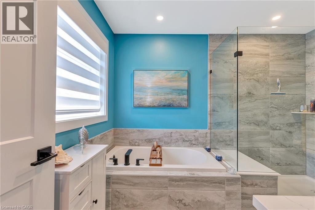 5 John Pound Road Unit# 22, Tillsonburg, ON - Indoor Photo Showing Bathroom