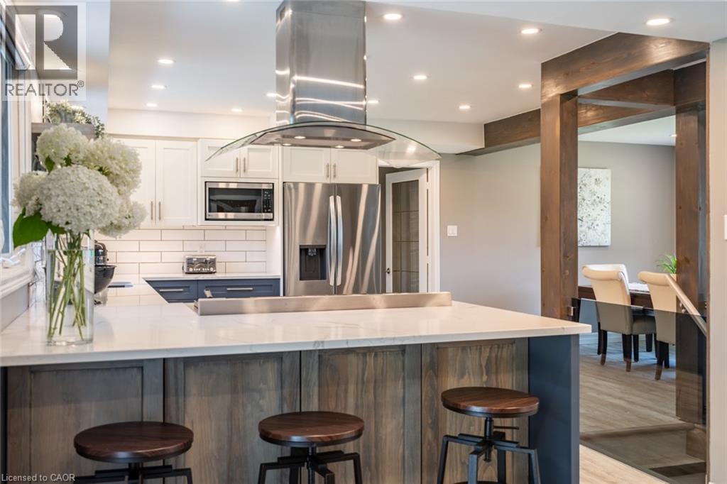 2172 Centre Road, Flamborough, ON - Indoor Photo Showing Kitchen With Upgraded Kitchen