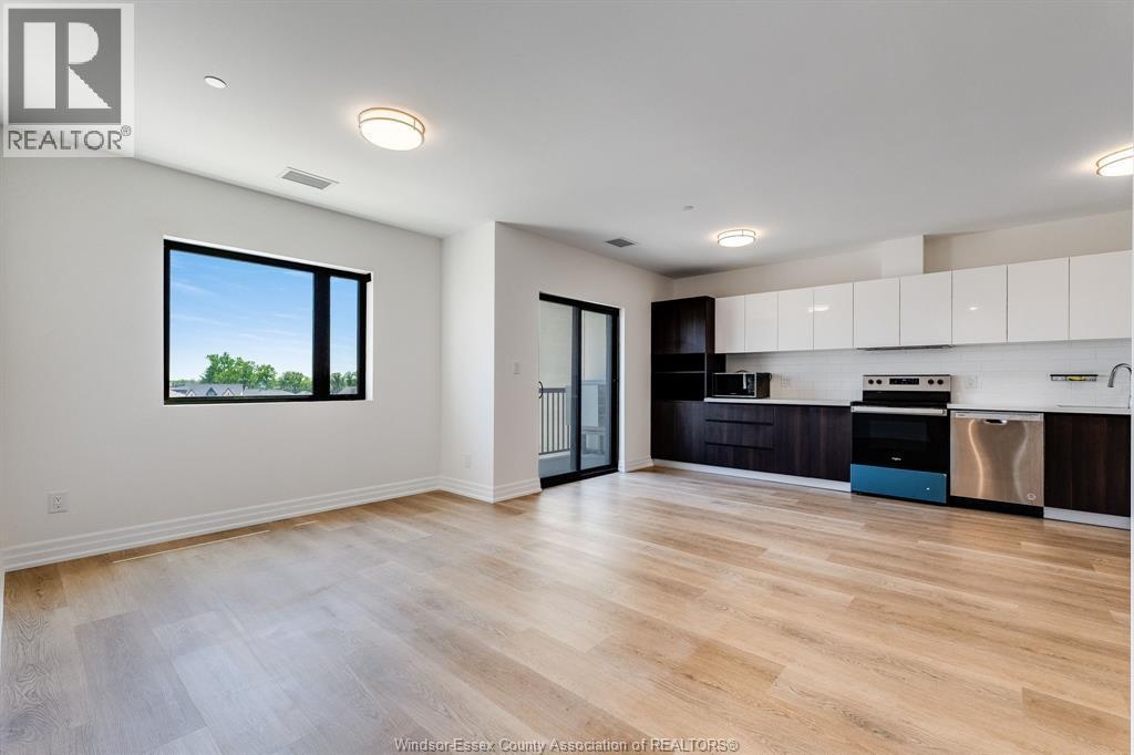 7337 Meo Boulevard Unit# 420, Lasalle, ON - Indoor Photo Showing Kitchen