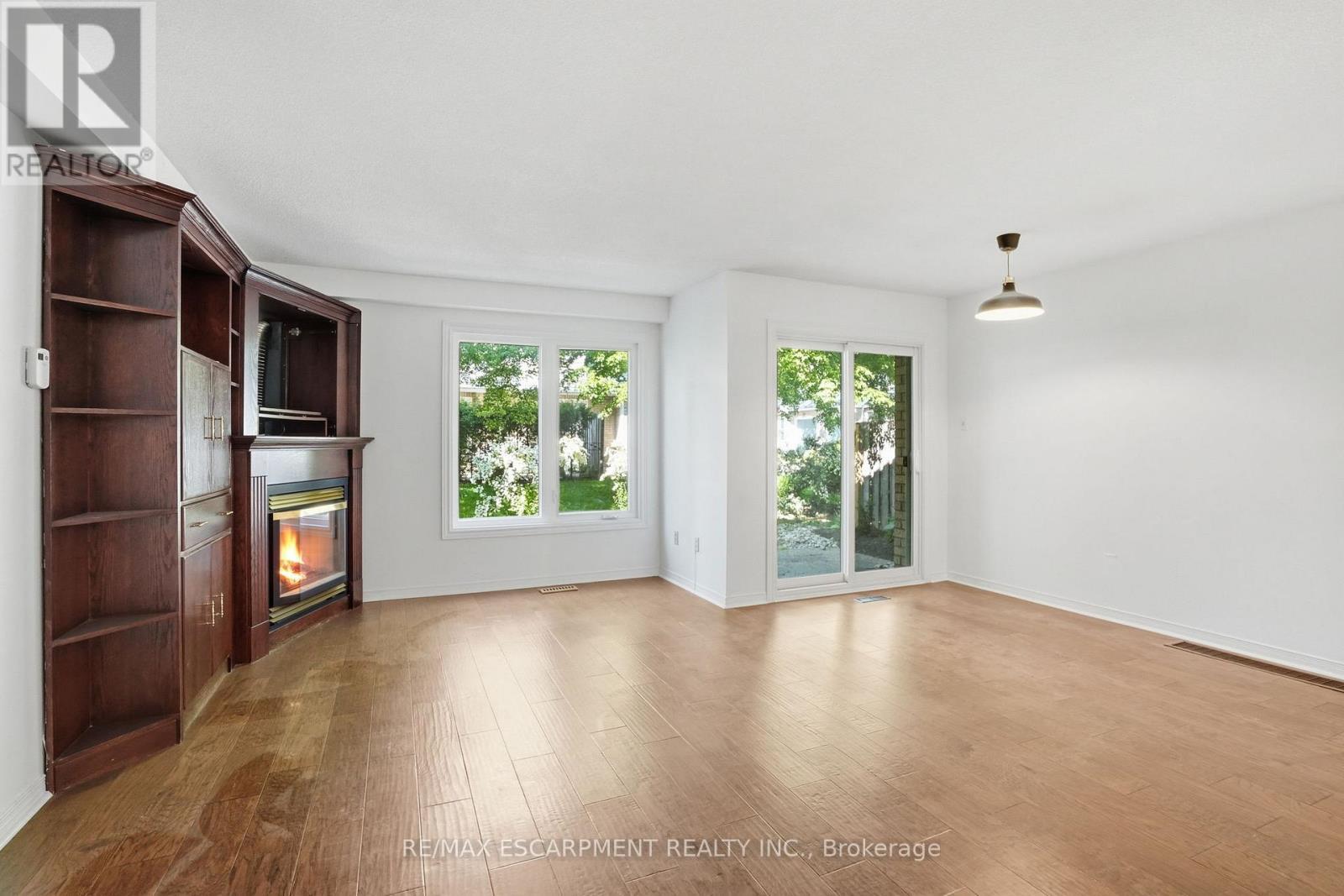 65 - 2530 Northampton Boulevard, Burlington, ON - Indoor With Fireplace