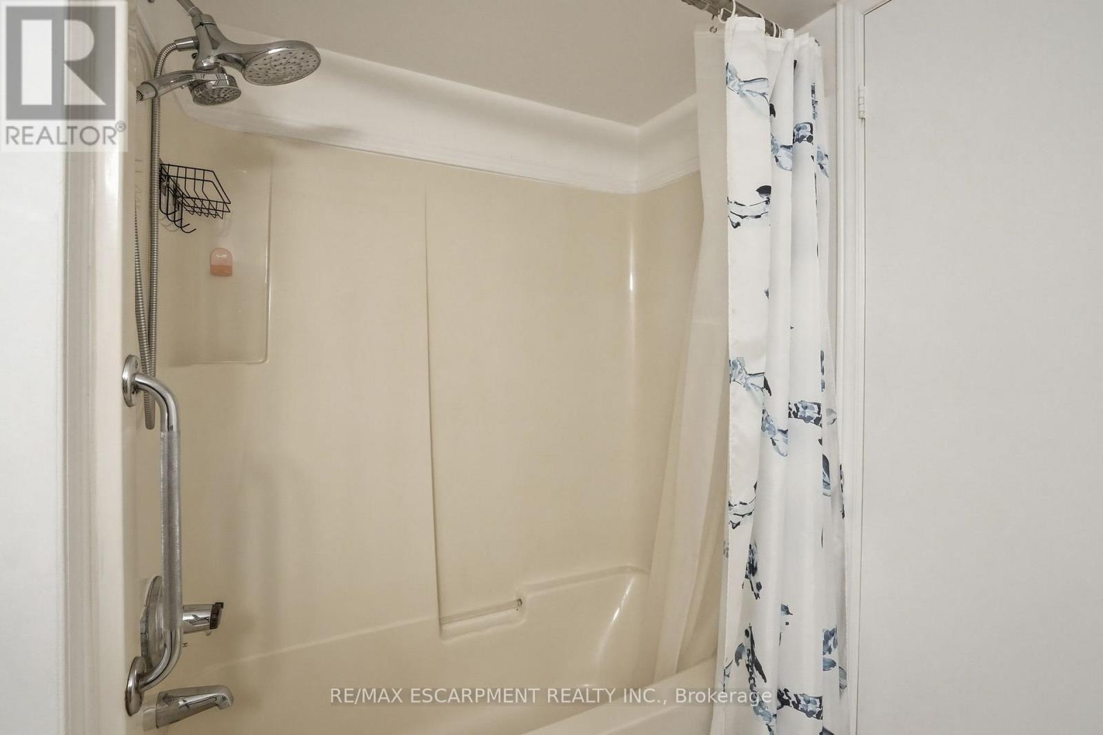 65 - 2530 Northampton Boulevard, Burlington, ON - Indoor Photo Showing Bathroom