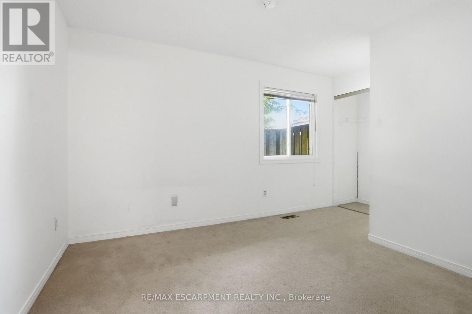65 - 2530 Northampton Boulevard, Burlington, ON - Indoor Photo Showing Other Room