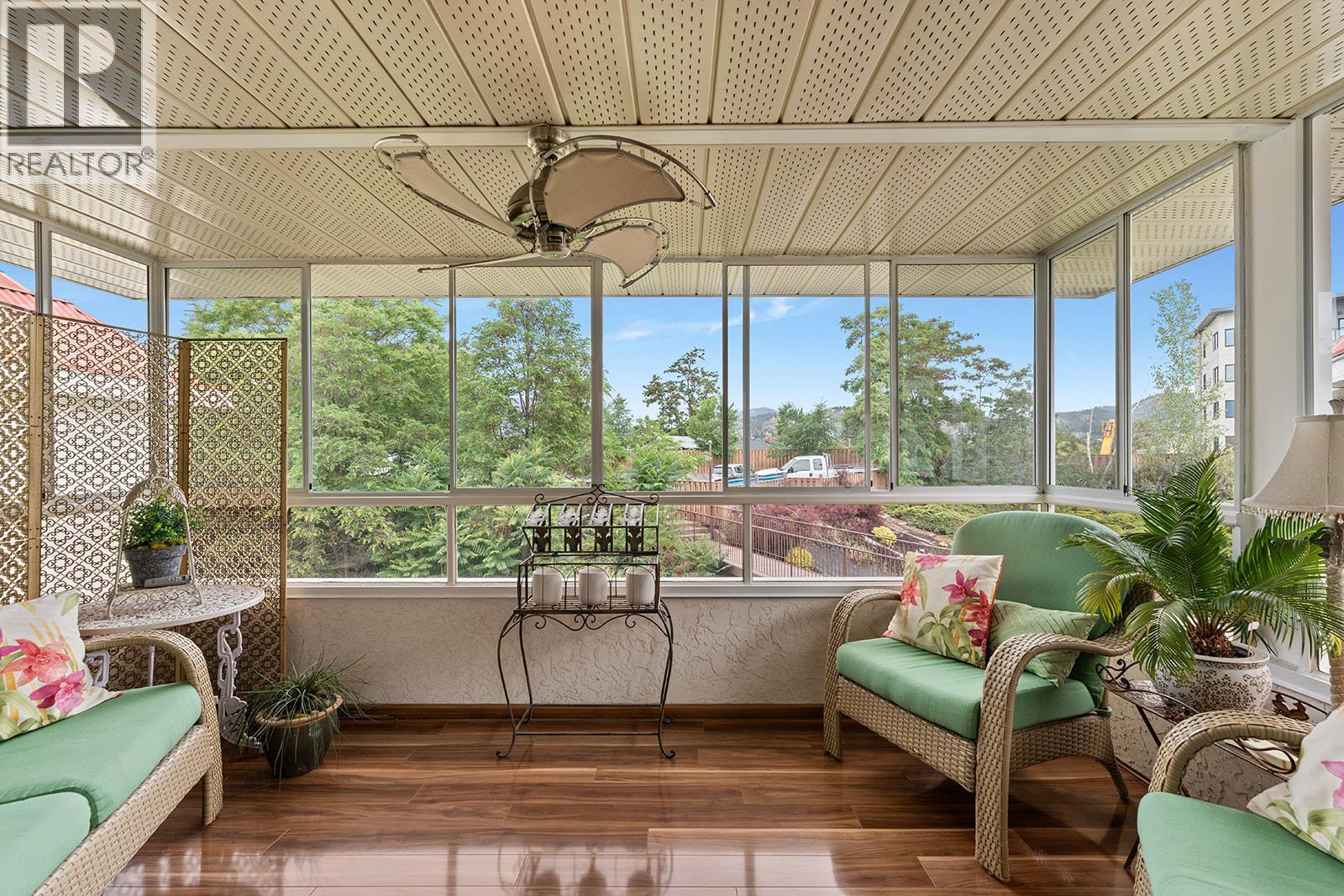 Year-round sunroom! - 1534 Lawrence Avenue Unit# 304, Kelowna, BC - Indoor