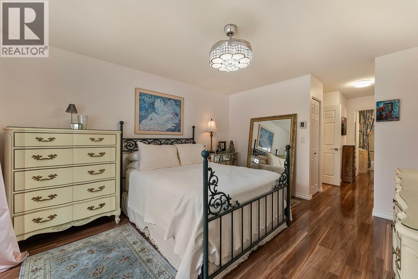 1534 Lawrence Avenue Unit# 304, Kelowna, BC - Indoor Photo Showing Bedroom