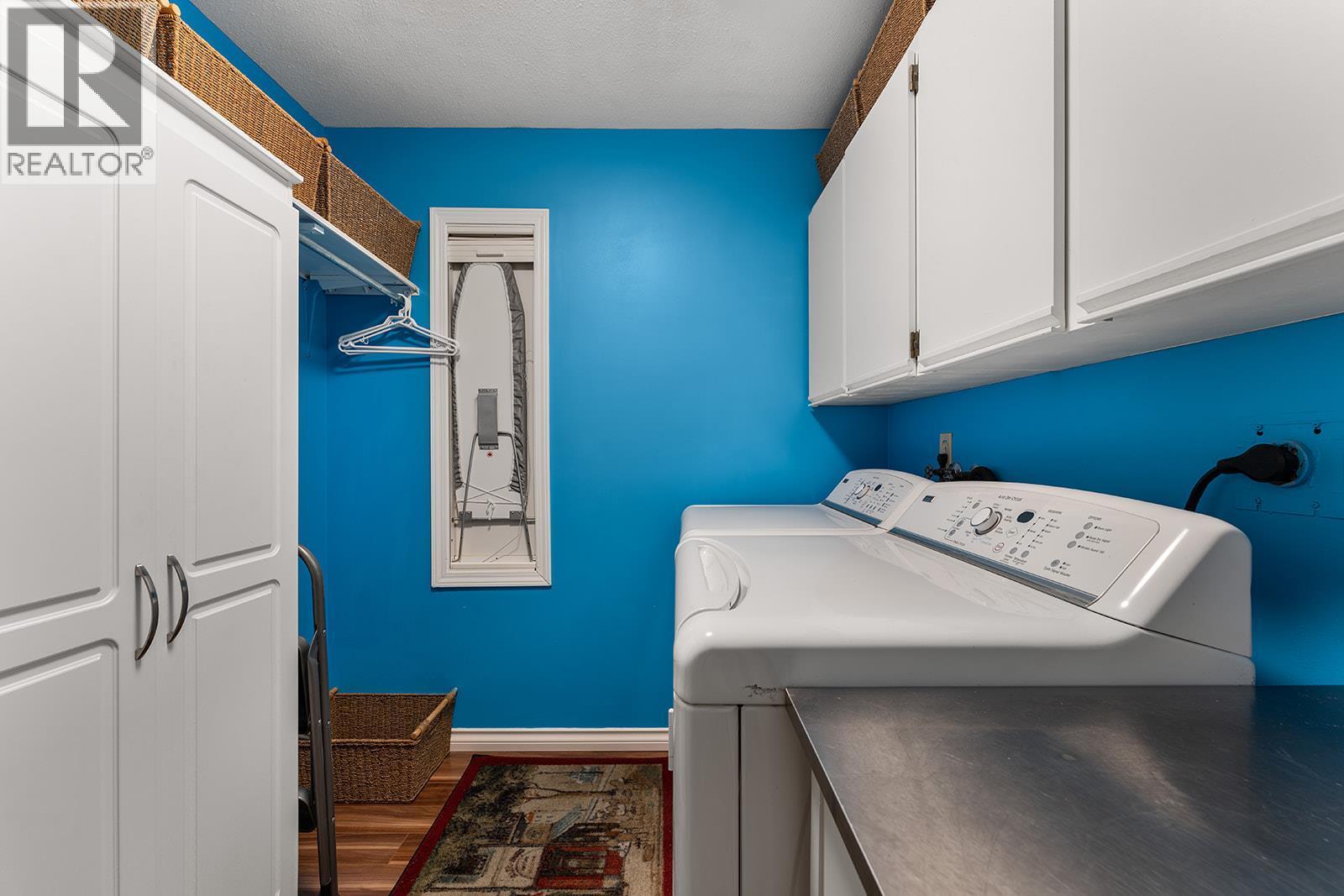 1534 Lawrence Avenue Unit# 304, Kelowna, BC - Indoor Photo Showing Laundry Room
