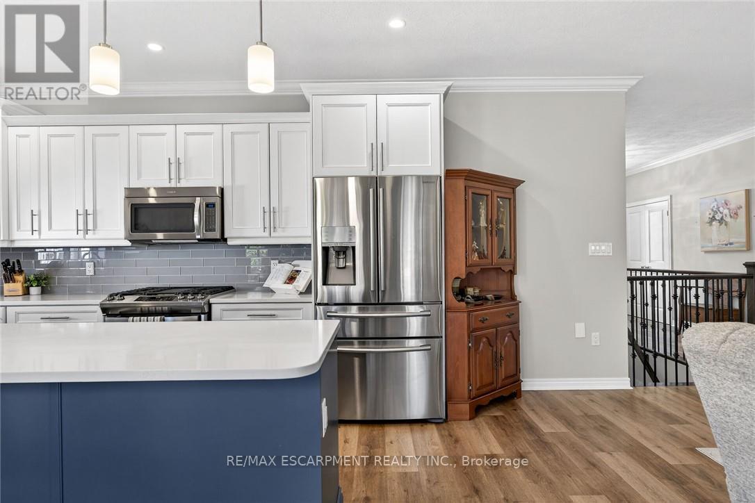 58 Postma Drive, Haldimand, ON - Indoor Photo Showing Kitchen