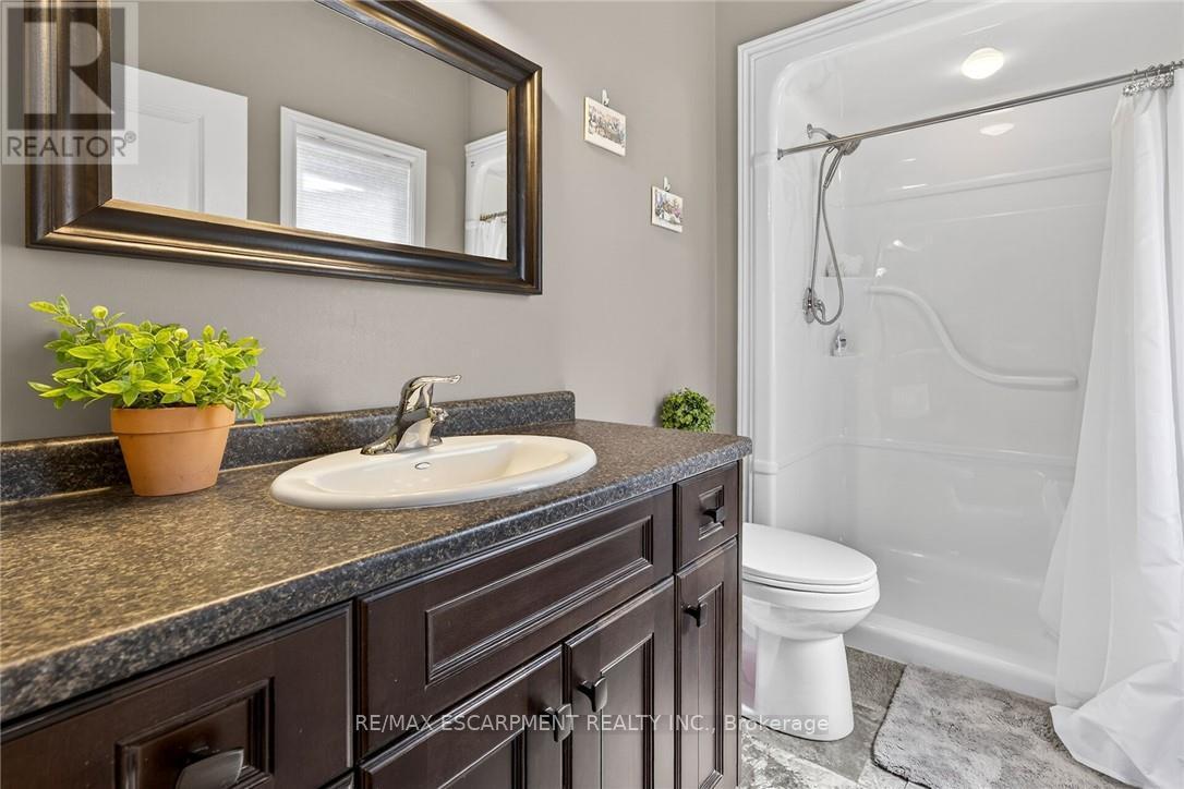 58 Postma Drive, Haldimand, ON - Indoor Photo Showing Bathroom