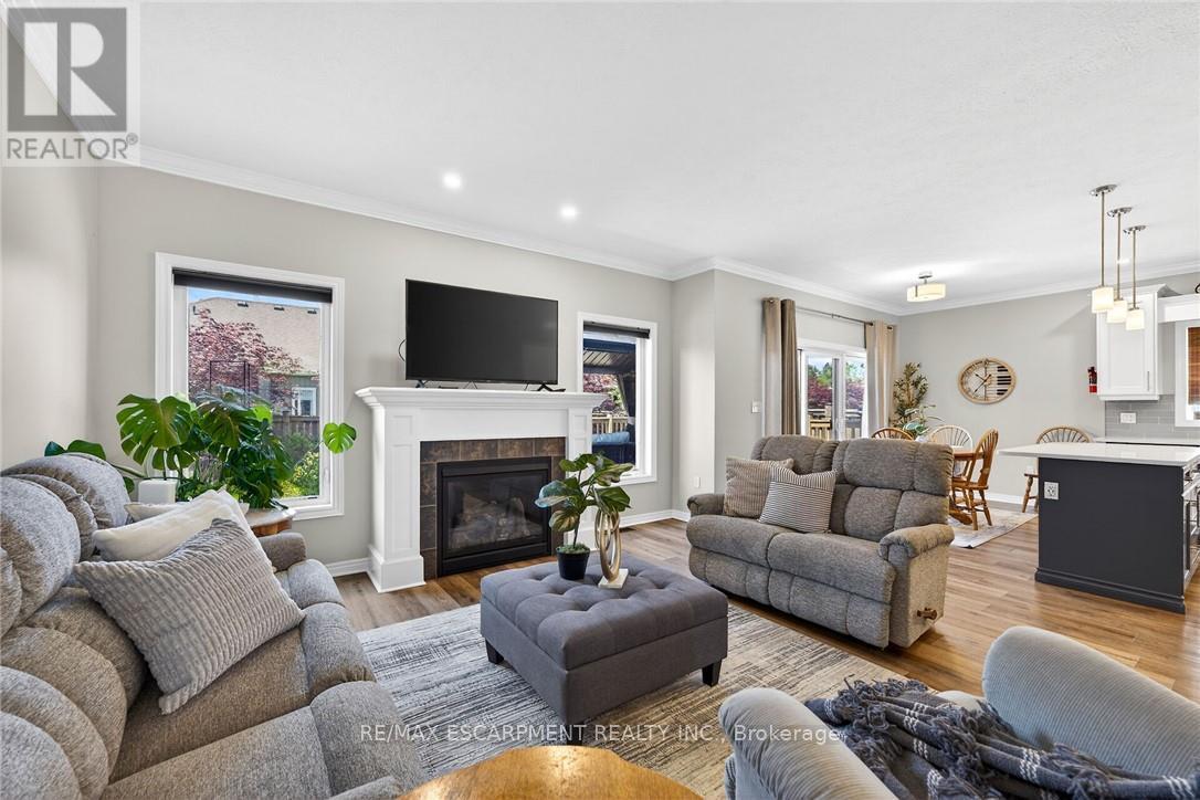 58 Postma Drive, Haldimand, ON - Indoor Photo Showing Living Room With Fireplace