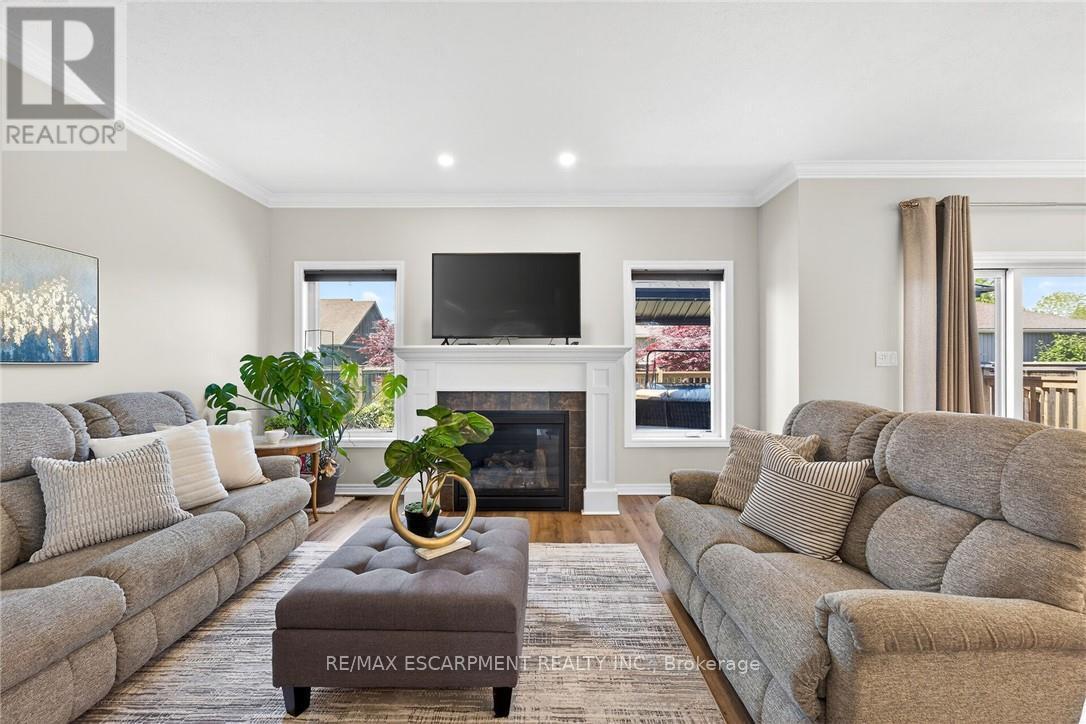 58 Postma Drive, Haldimand, ON - Indoor Photo Showing Living Room With Fireplace