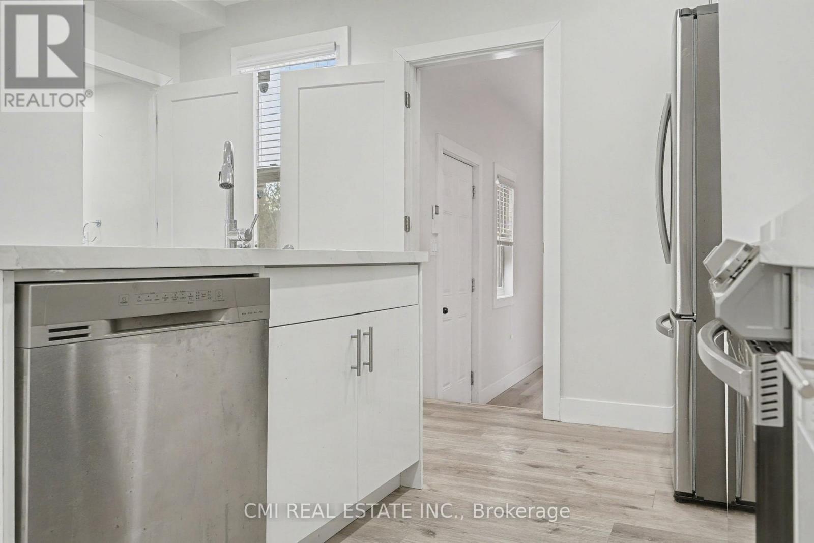 2546 Wilson Street, Hamilton, ON - Indoor