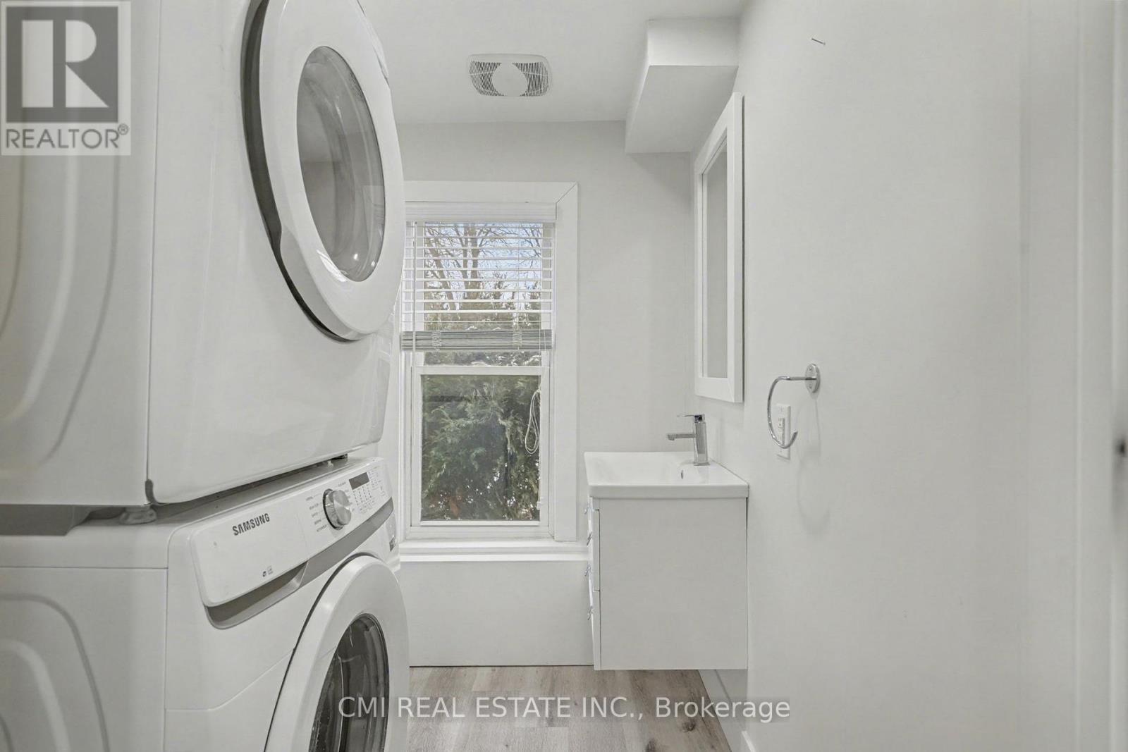 2546 Wilson Street, Hamilton, ON - Indoor Photo Showing Laundry Room