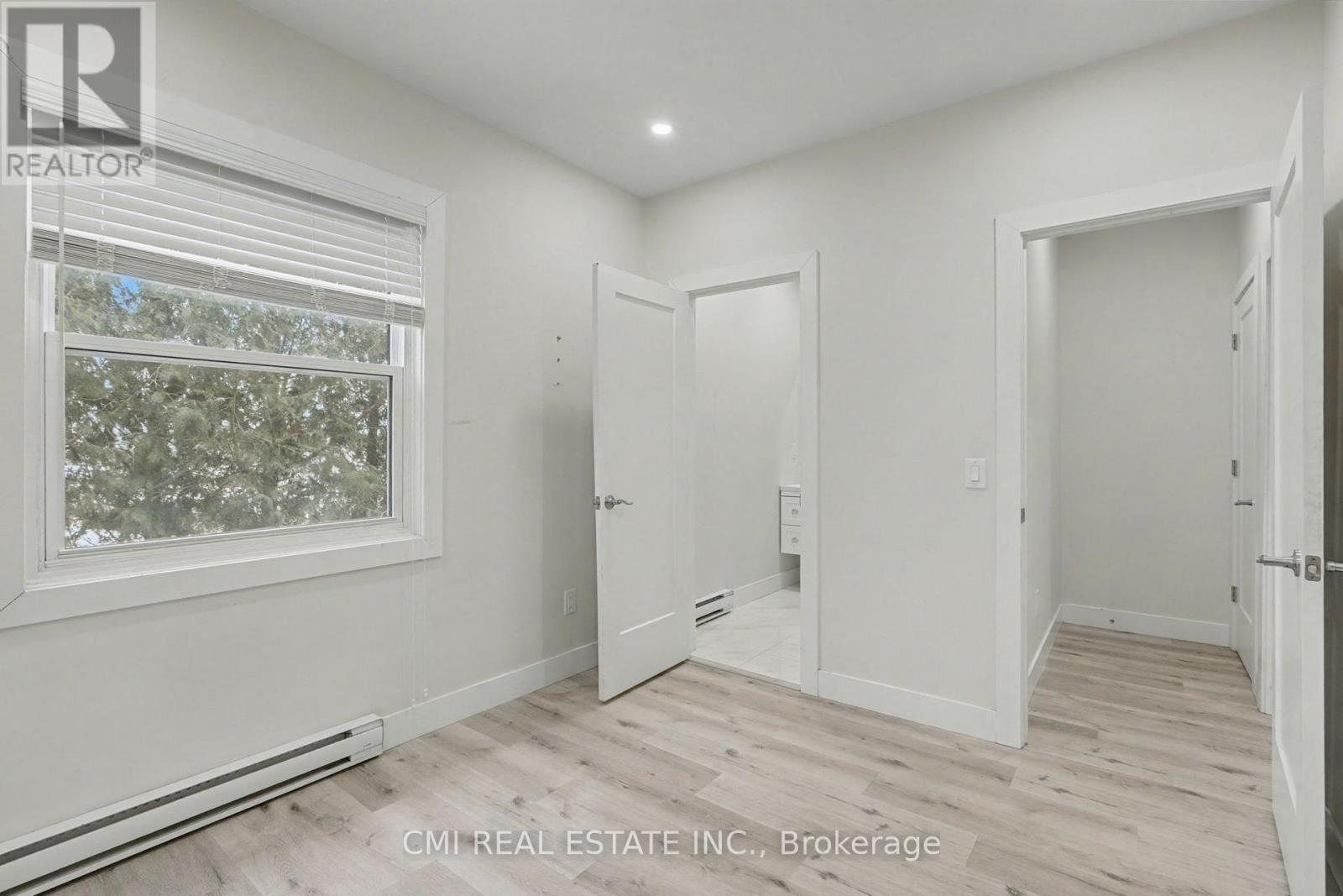 2546 Wilson Street, Hamilton, ON - Indoor Photo Showing Other Room