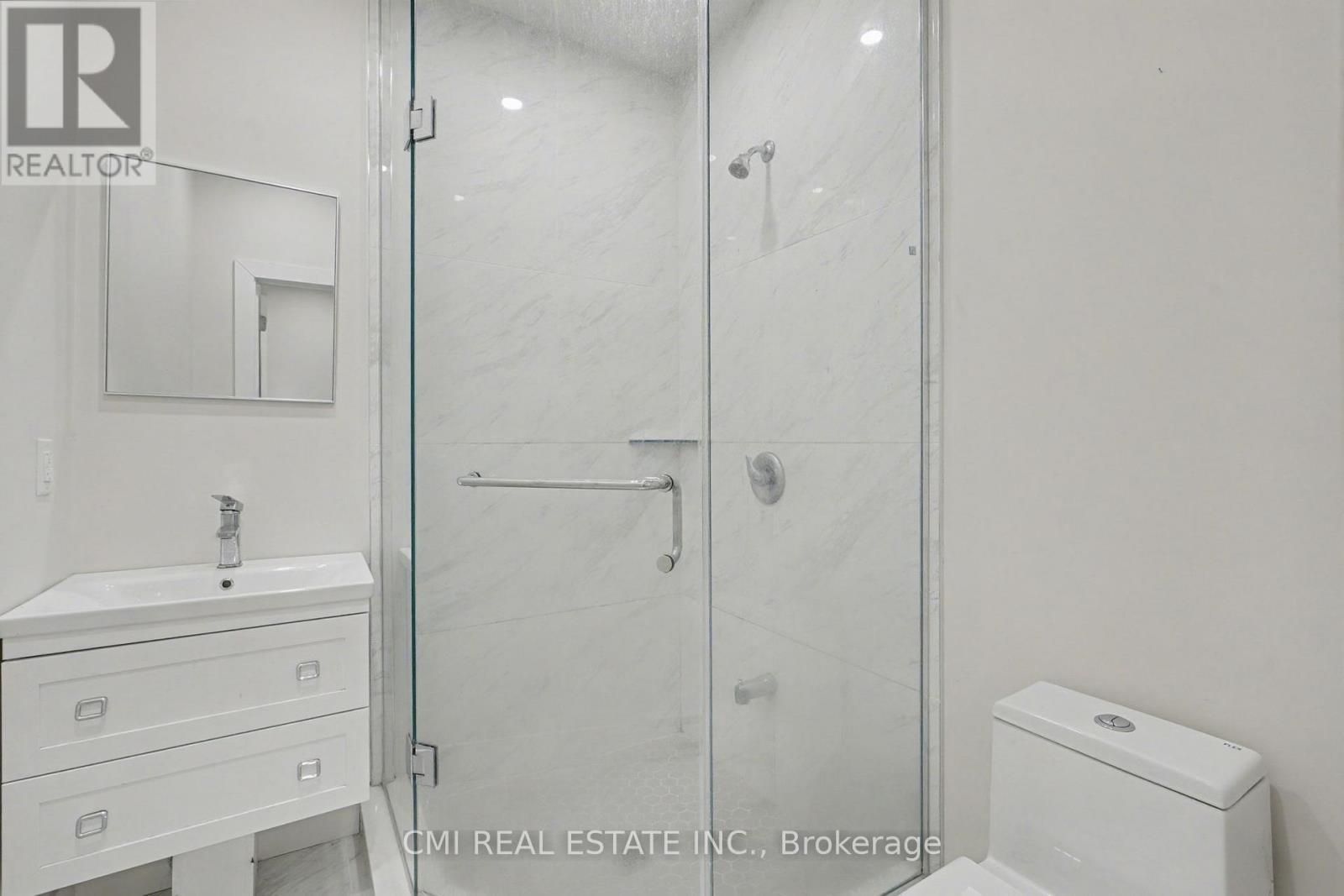 2546 Wilson Street, Hamilton, ON - Indoor Photo Showing Bathroom