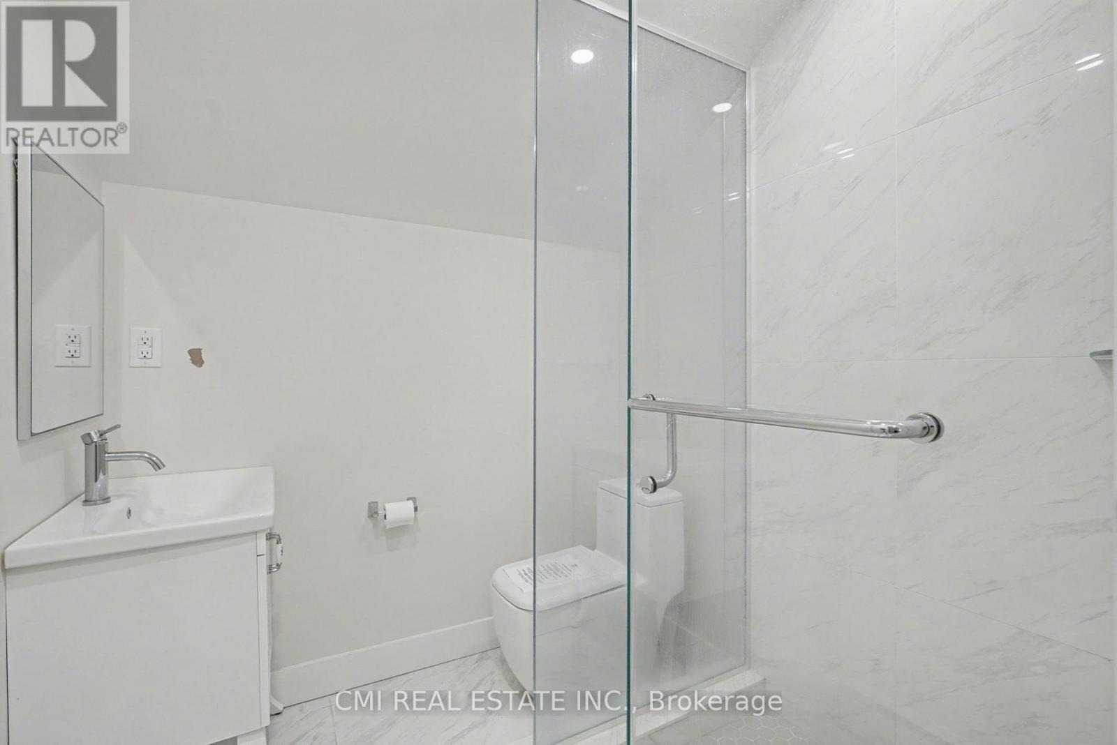 2546 Wilson Street, Hamilton, ON - Indoor Photo Showing Bathroom