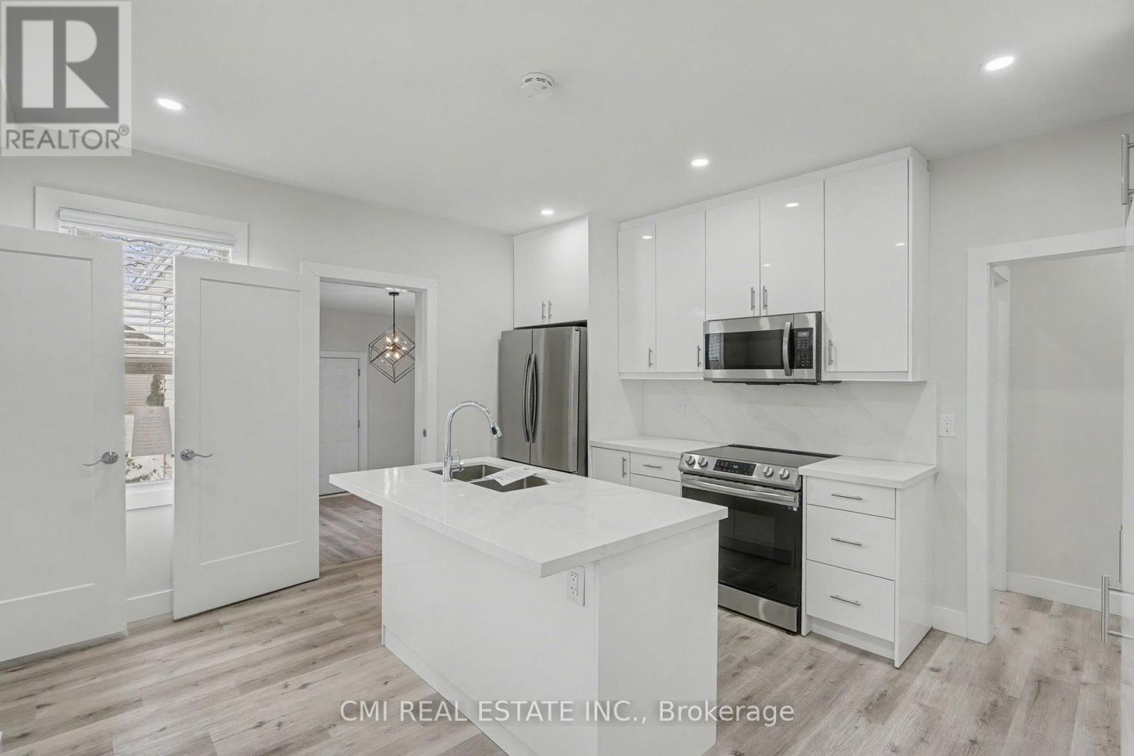 2546 Wilson Street, Hamilton, ON - Indoor Photo Showing Kitchen With Stainless Steel Kitchen With Double Sink With Upgraded Kitchen