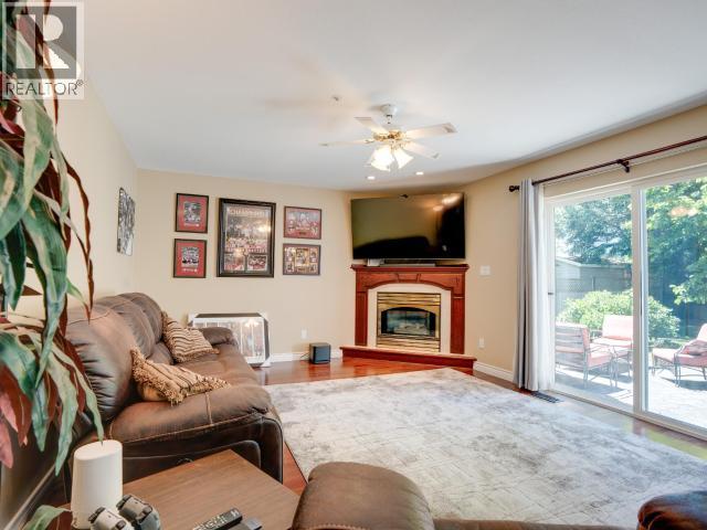 3419 Ontario Ave, Powell River, BC - Indoor Photo Showing Living Room With Fireplace