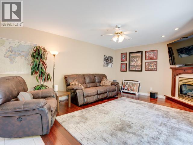 3419 Ontario Ave, Powell River, BC - Indoor Photo Showing Living Room With Fireplace
